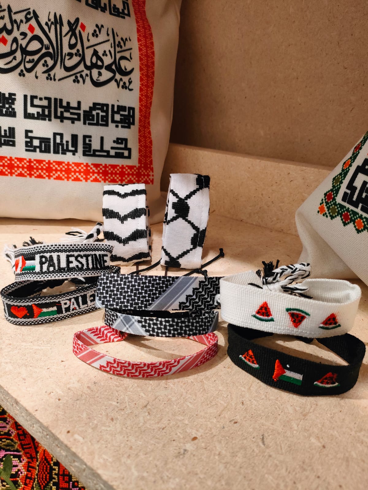 Bracciali in tessuto