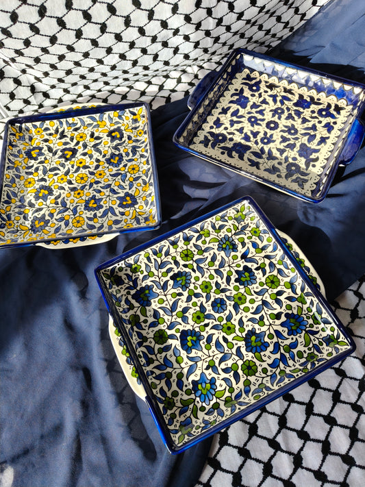 Vassoio quadrato con manici