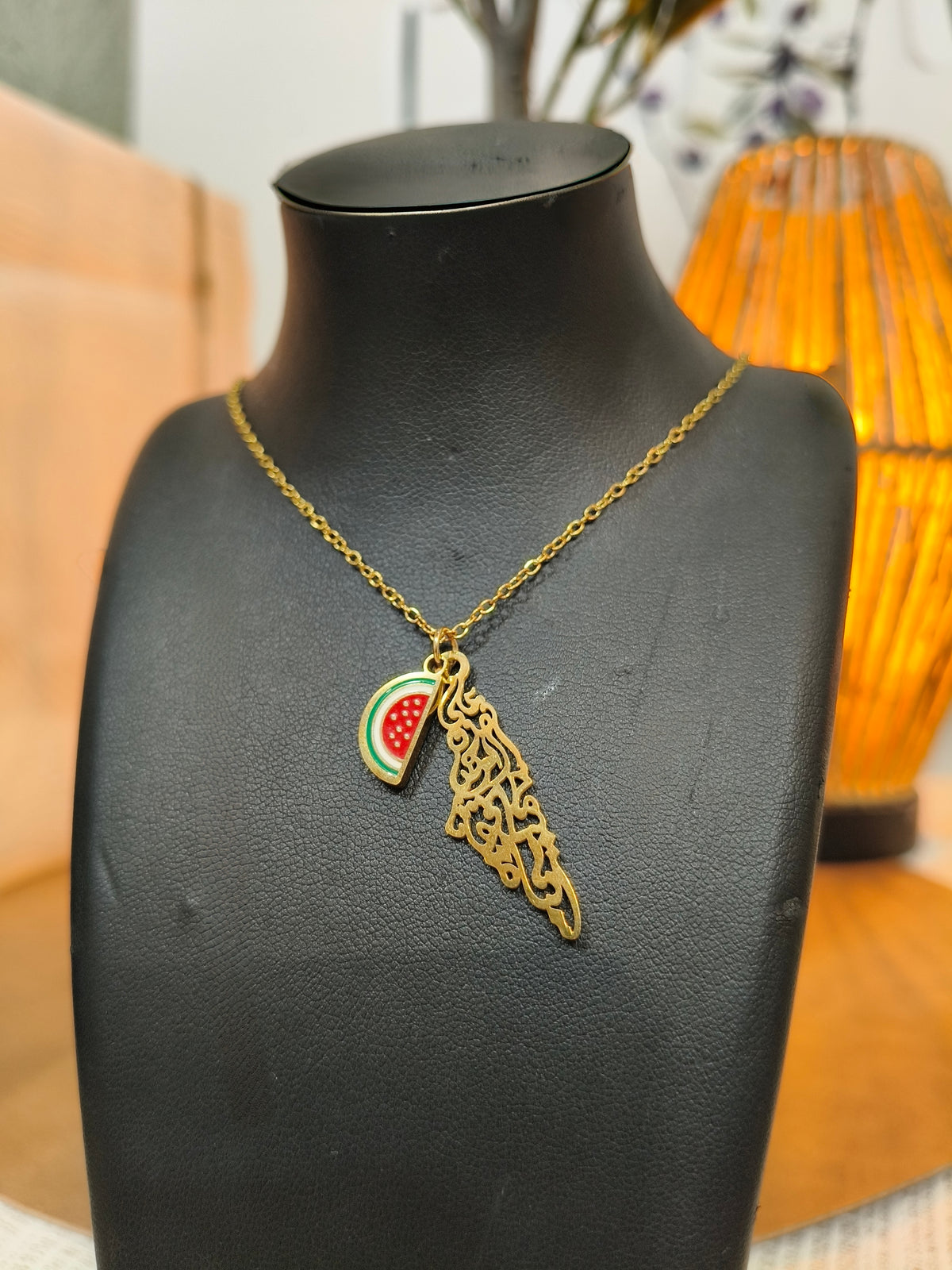 Collana con spicchio anguria e verso poesia