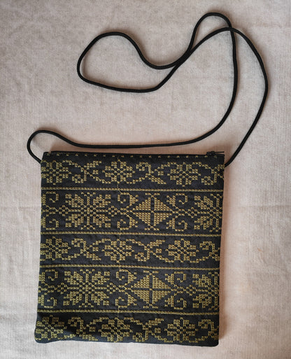 Tatreez zip-up pouch