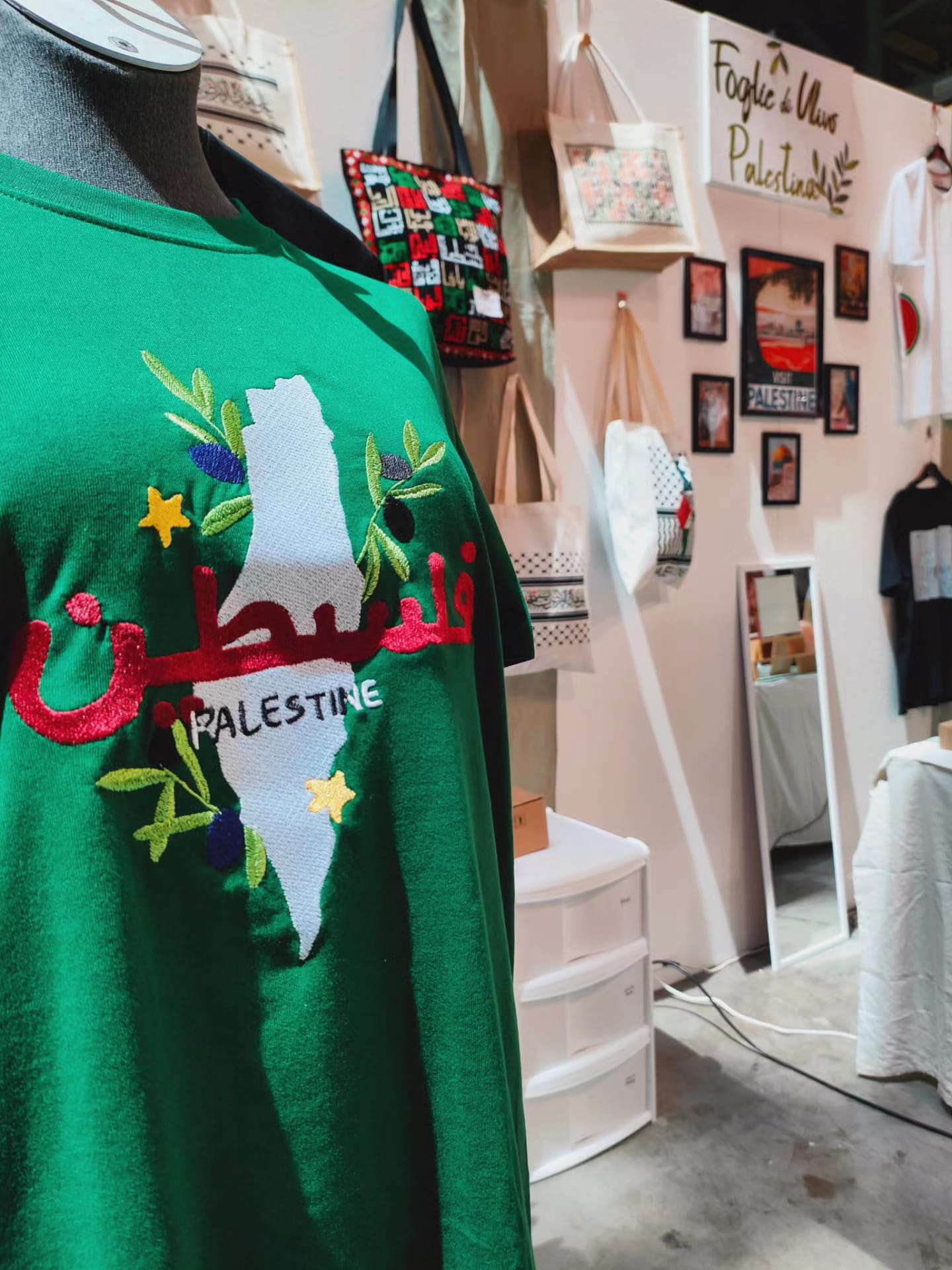 T-shirt con ricamo