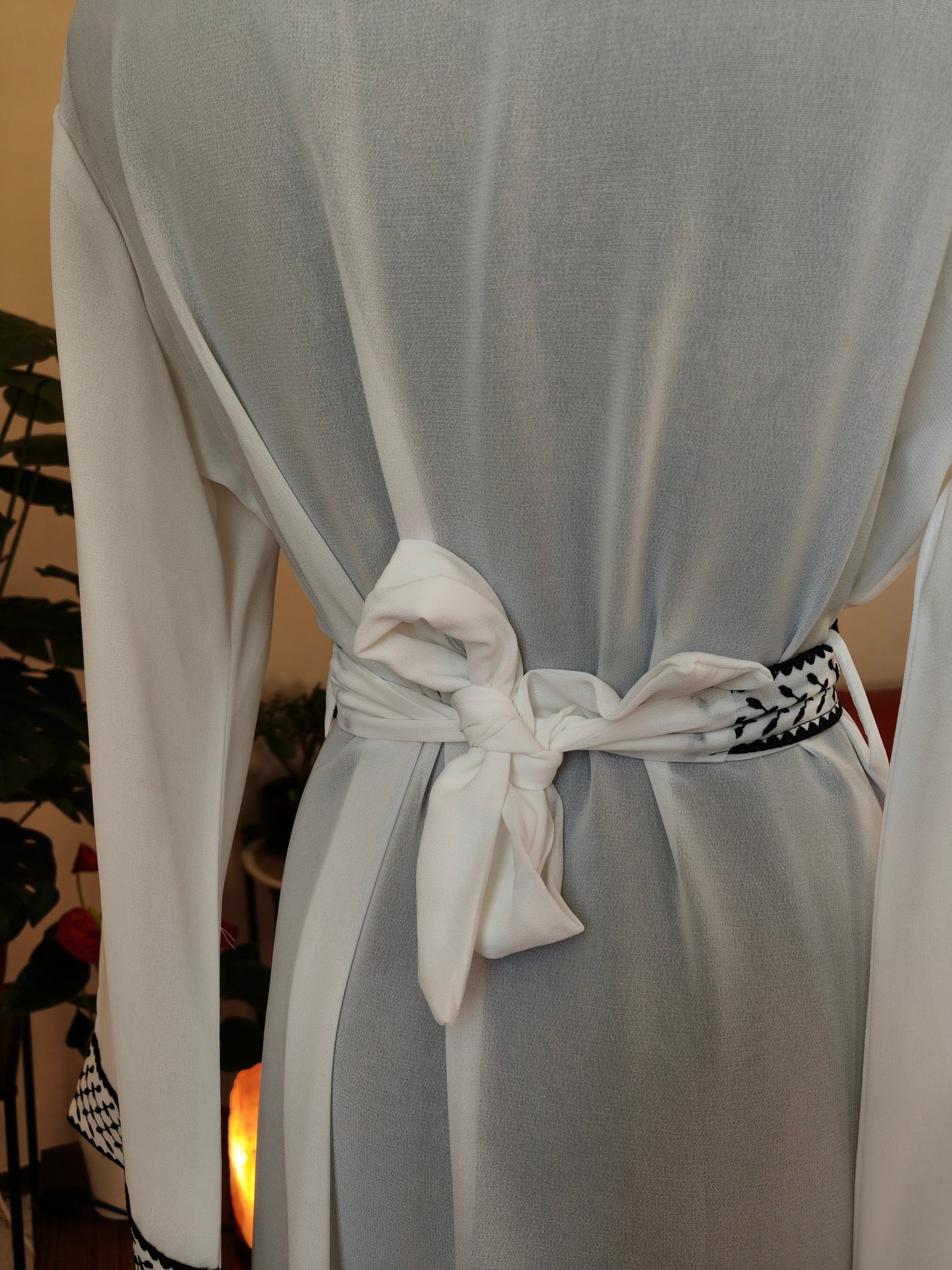 Kimono con ricamo kefiah