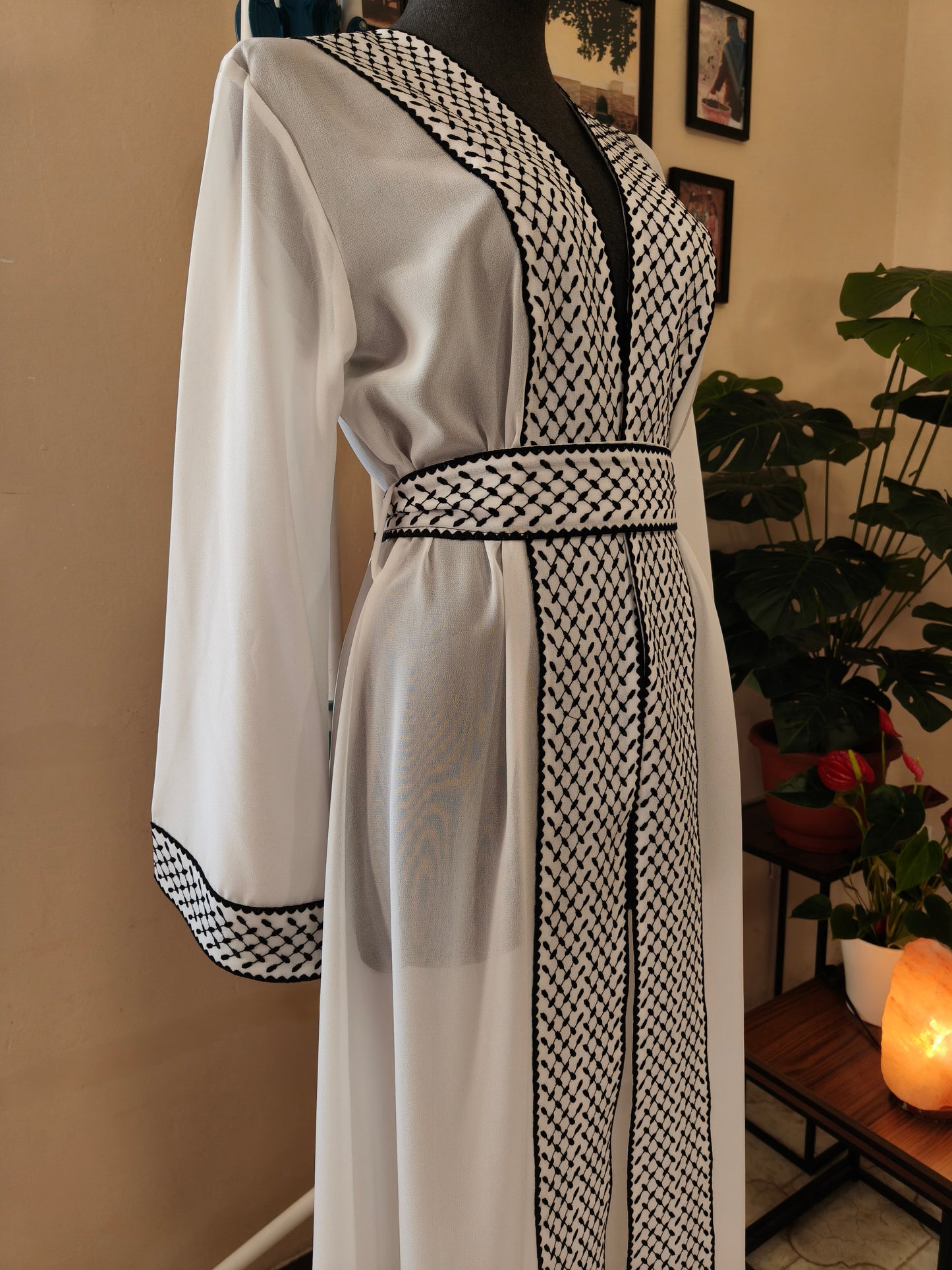 Kimono con ricamo kefiah