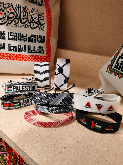 Fabric bracelet with keffiyeh motif