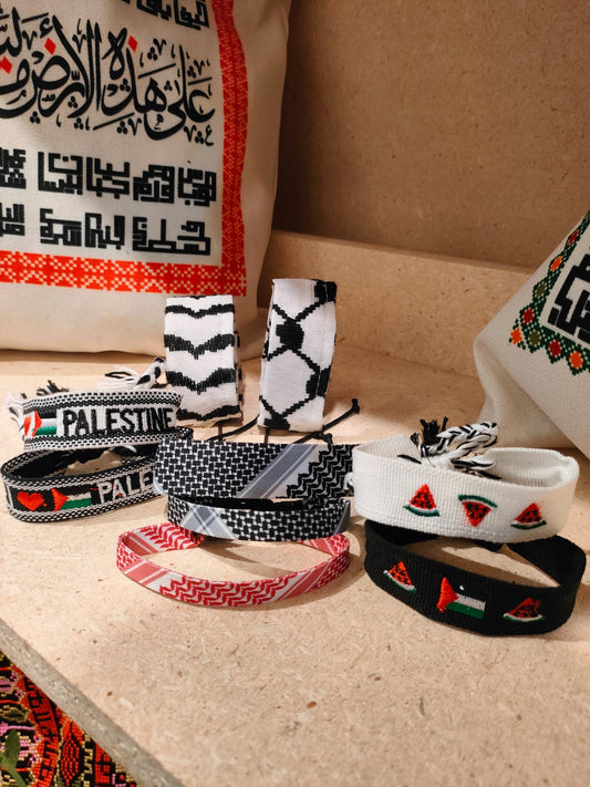 Fabric bracelet with keffiyeh motif