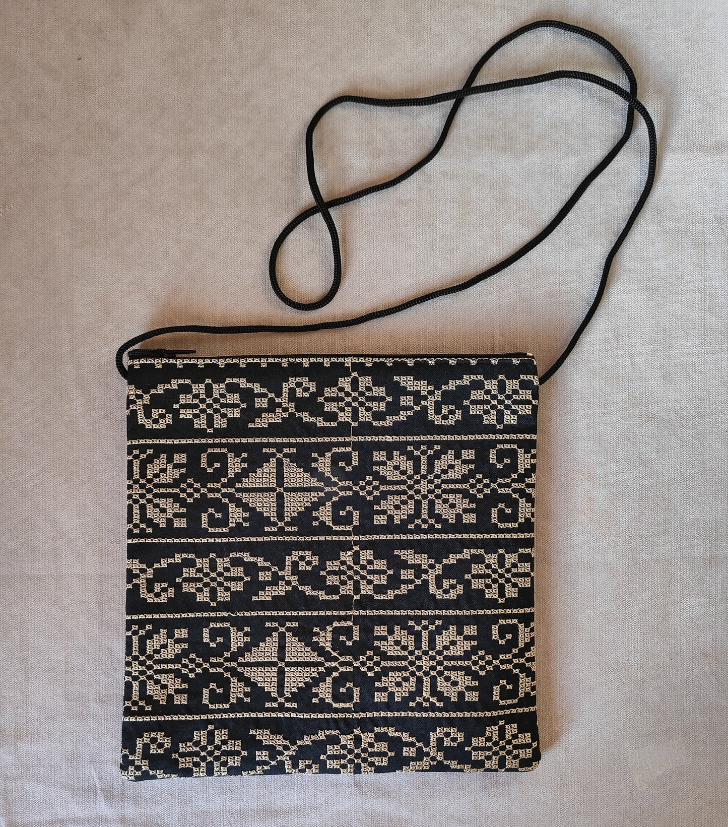 Tatreez zip-up pouch