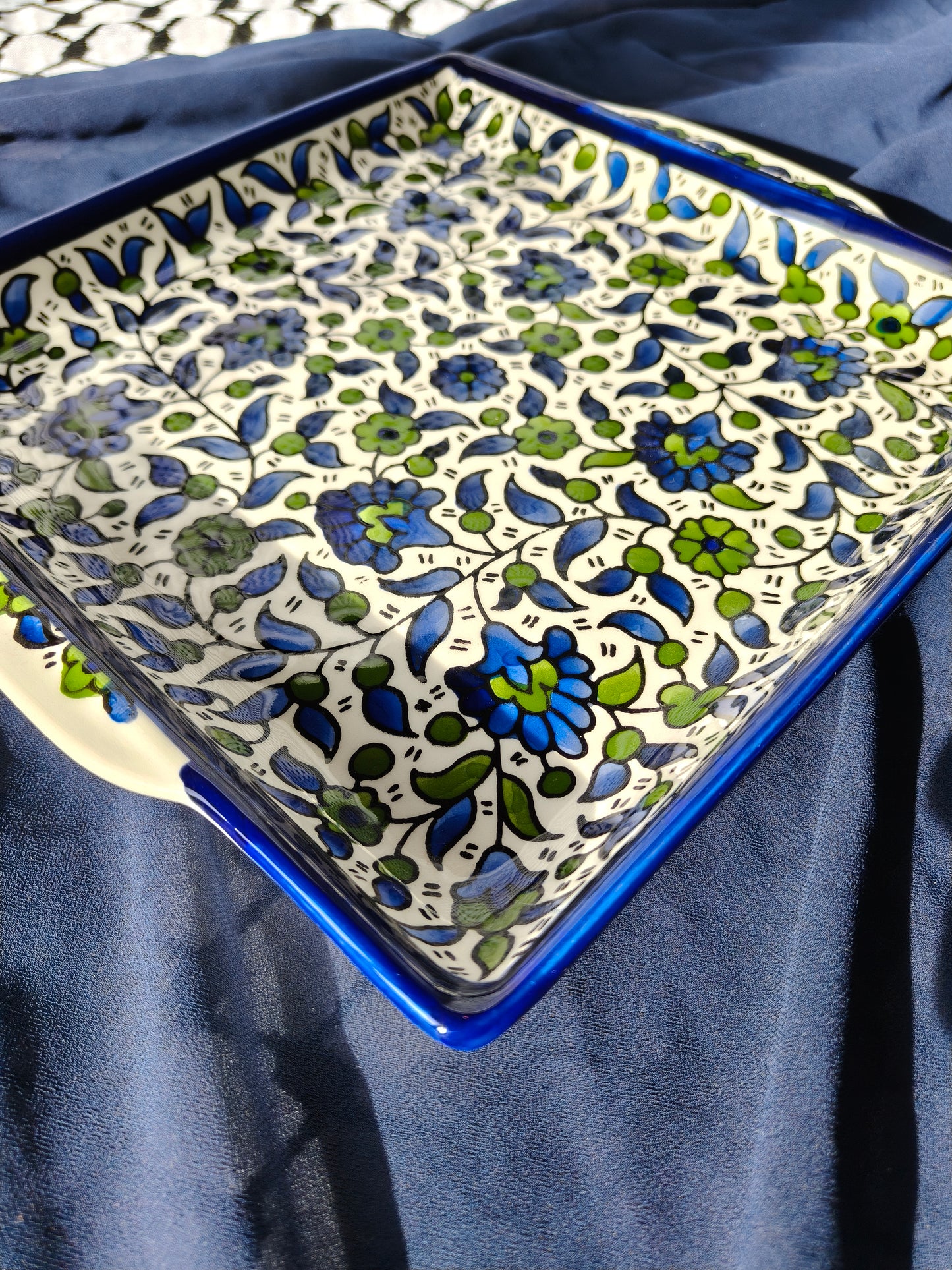 Vassoio quadrato con manici