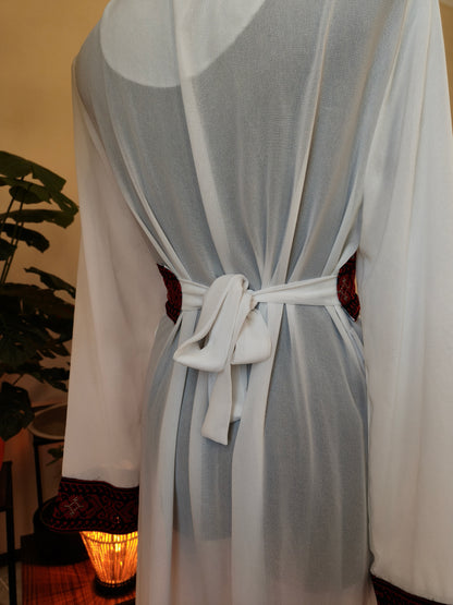 Kimono bianco tatreez rosso