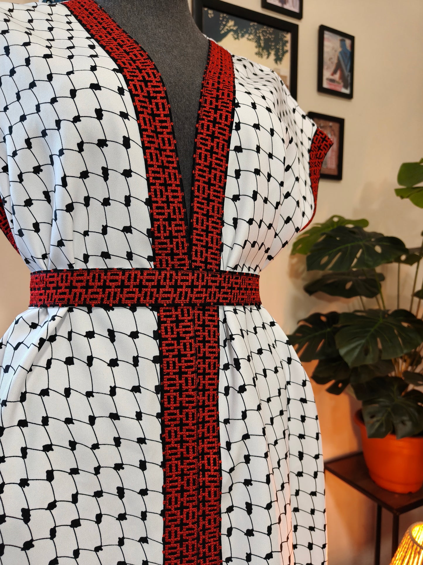 Gilet motivo kefiah e tatreez