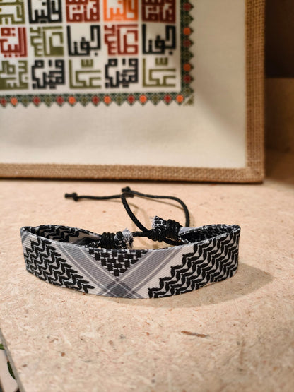 Fabric bracelet with keffiyeh motif