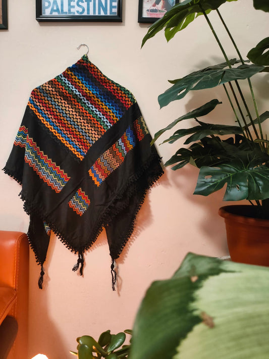 Kefiah colorata sfondo nero