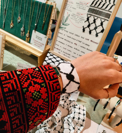Fabric bracelet with keffiyeh motif