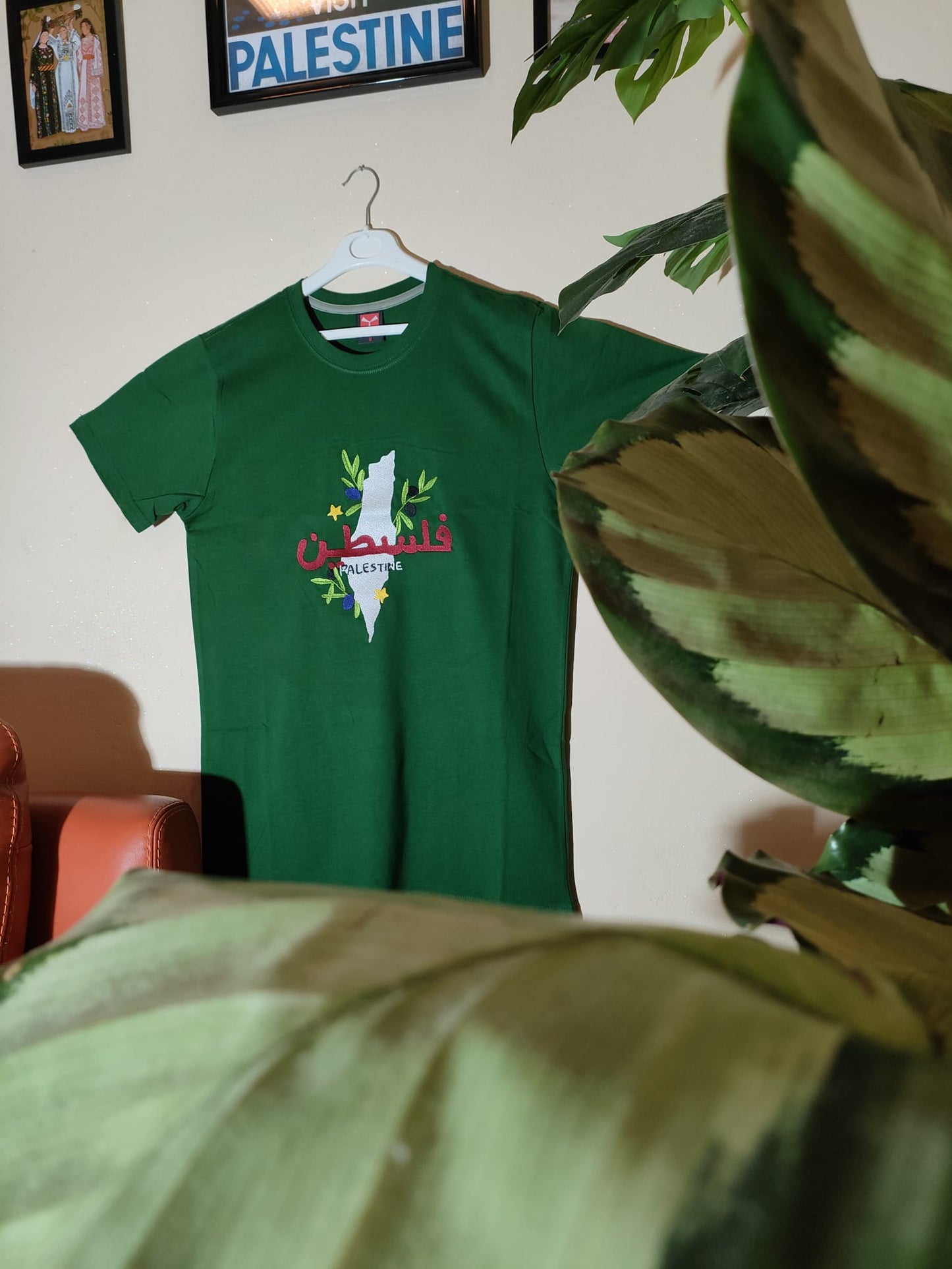T-shirt con ricamo