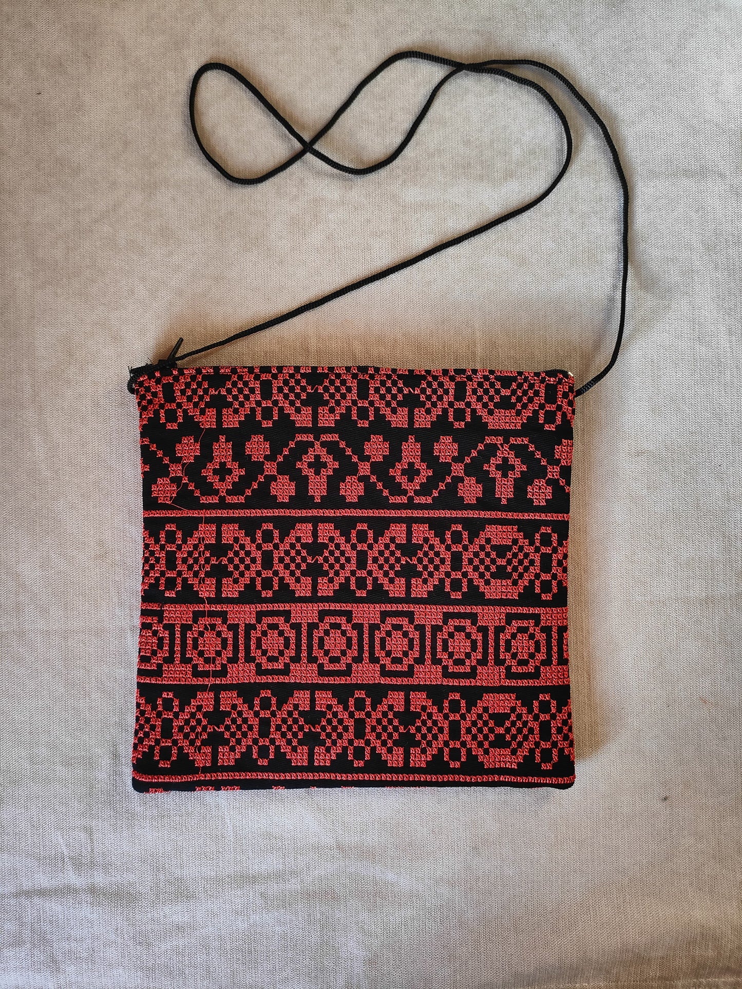 Tatreez zip-up pouch