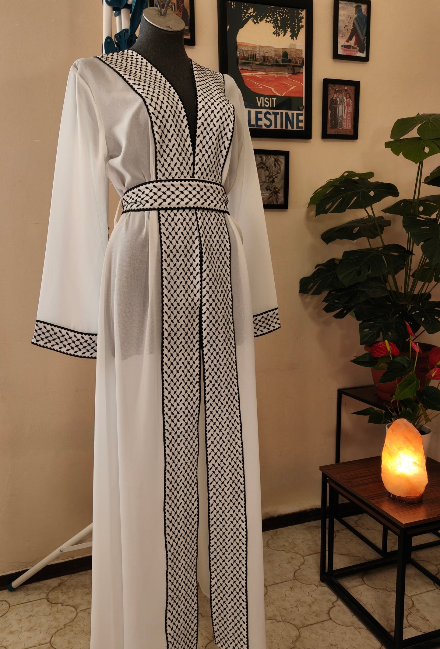 Kimono con ricamo kefiah