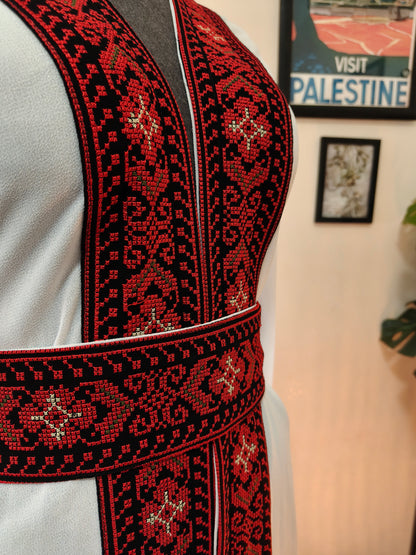 Kimono bianco tatreez rosso